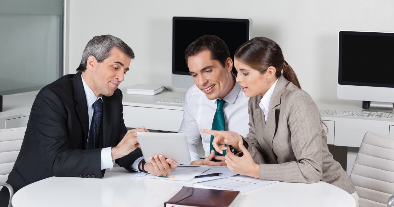 Why Every Business Needs a Tax Consultant in UAE to Stay Compliant with Tax and AML Regulations